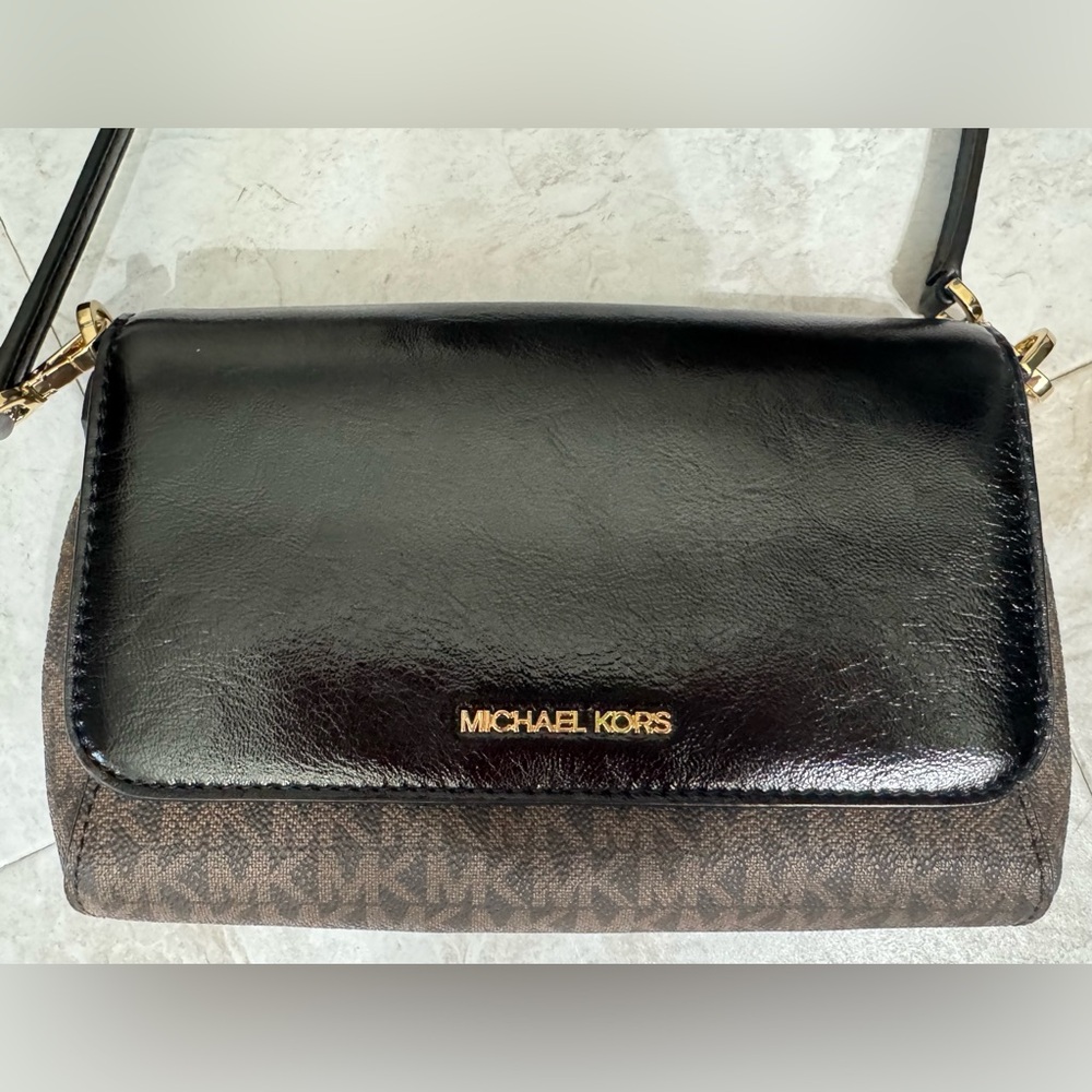 Michael Kors Black and Brown Crossbody Bag Sleek Design